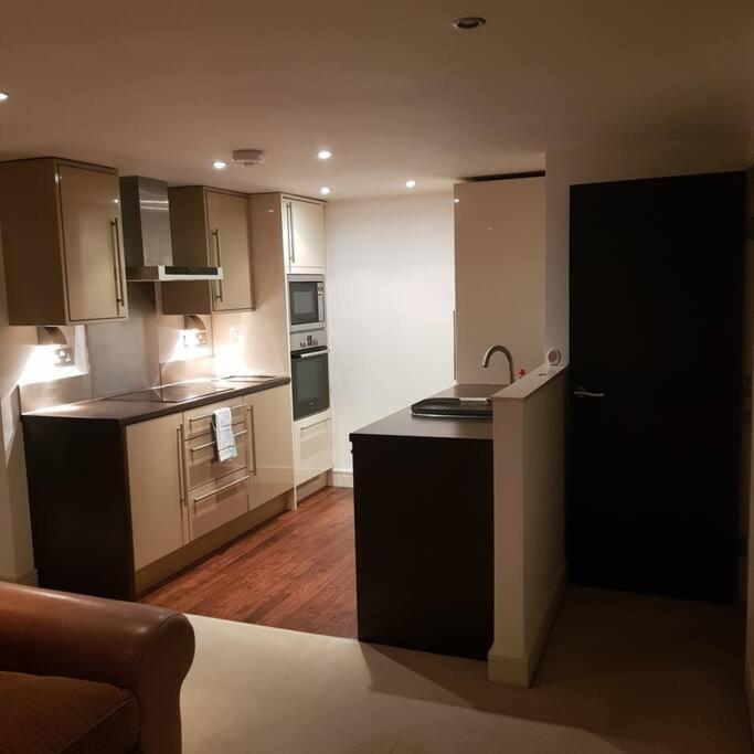 Lovely 1 Bedroom Apartment With Free Parking & Gym Kirkburton Екстер'єр фото