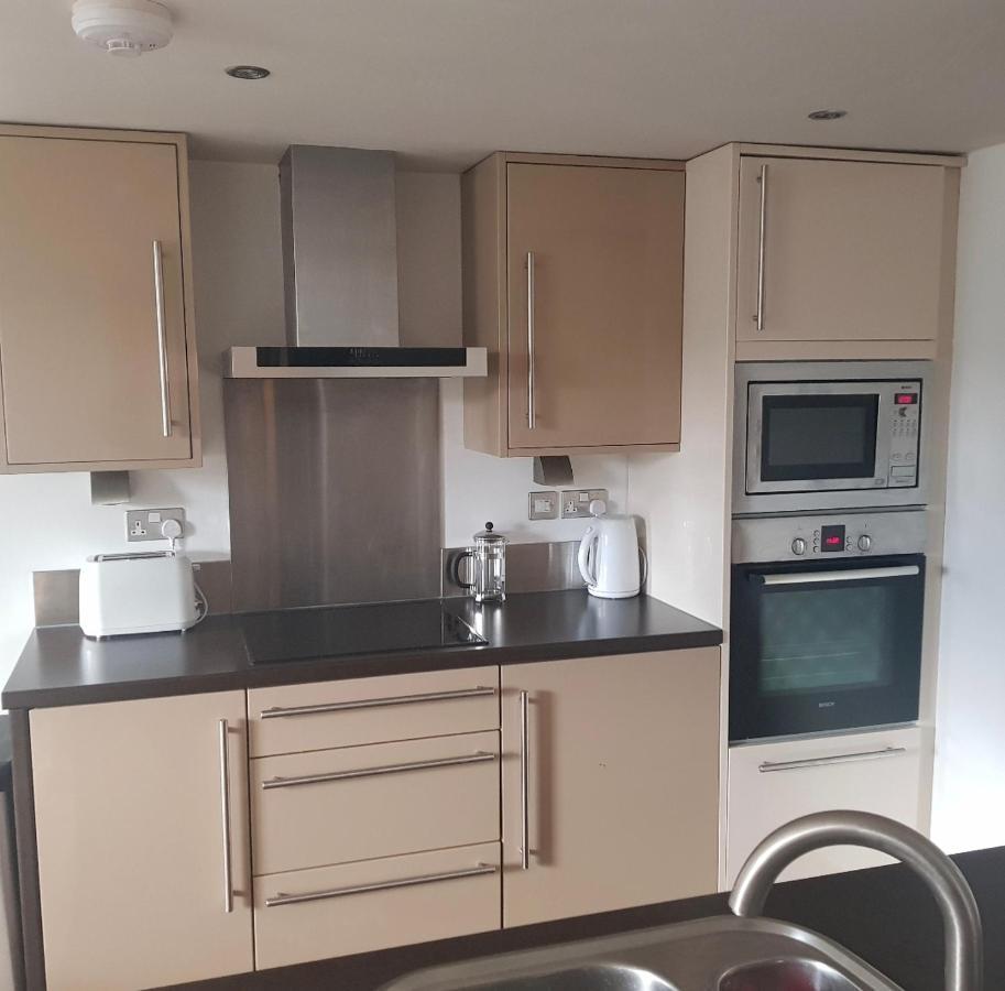 Lovely 1 Bedroom Apartment With Free Parking & Gym Kirkburton Екстер'єр фото