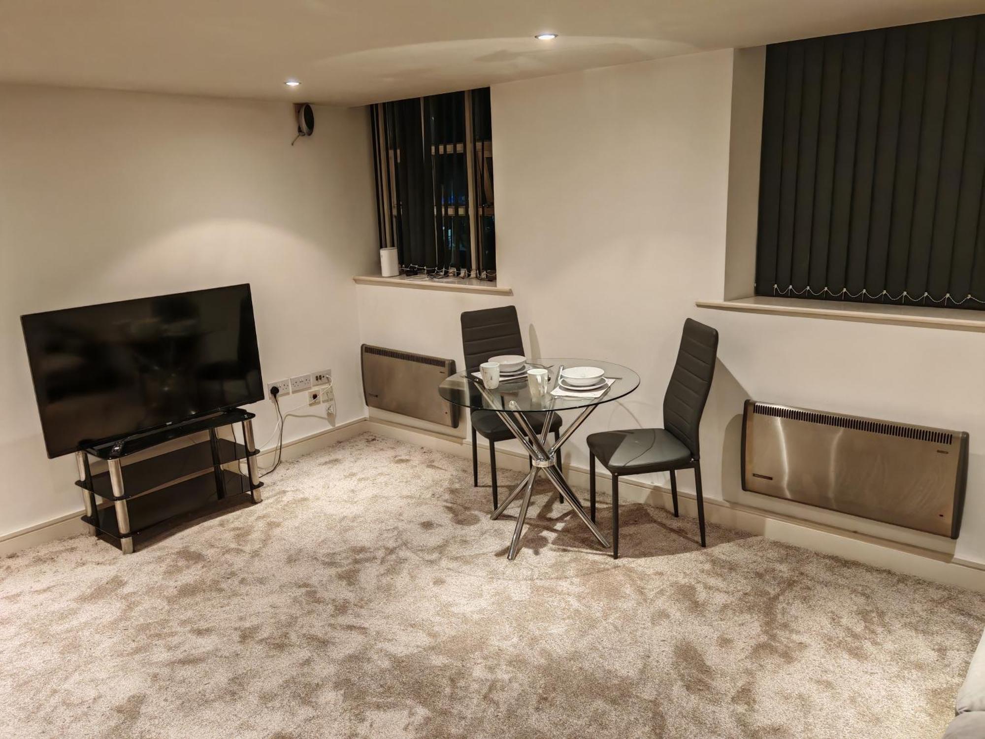 Lovely 1 Bedroom Apartment With Free Parking & Gym Kirkburton Екстер'єр фото