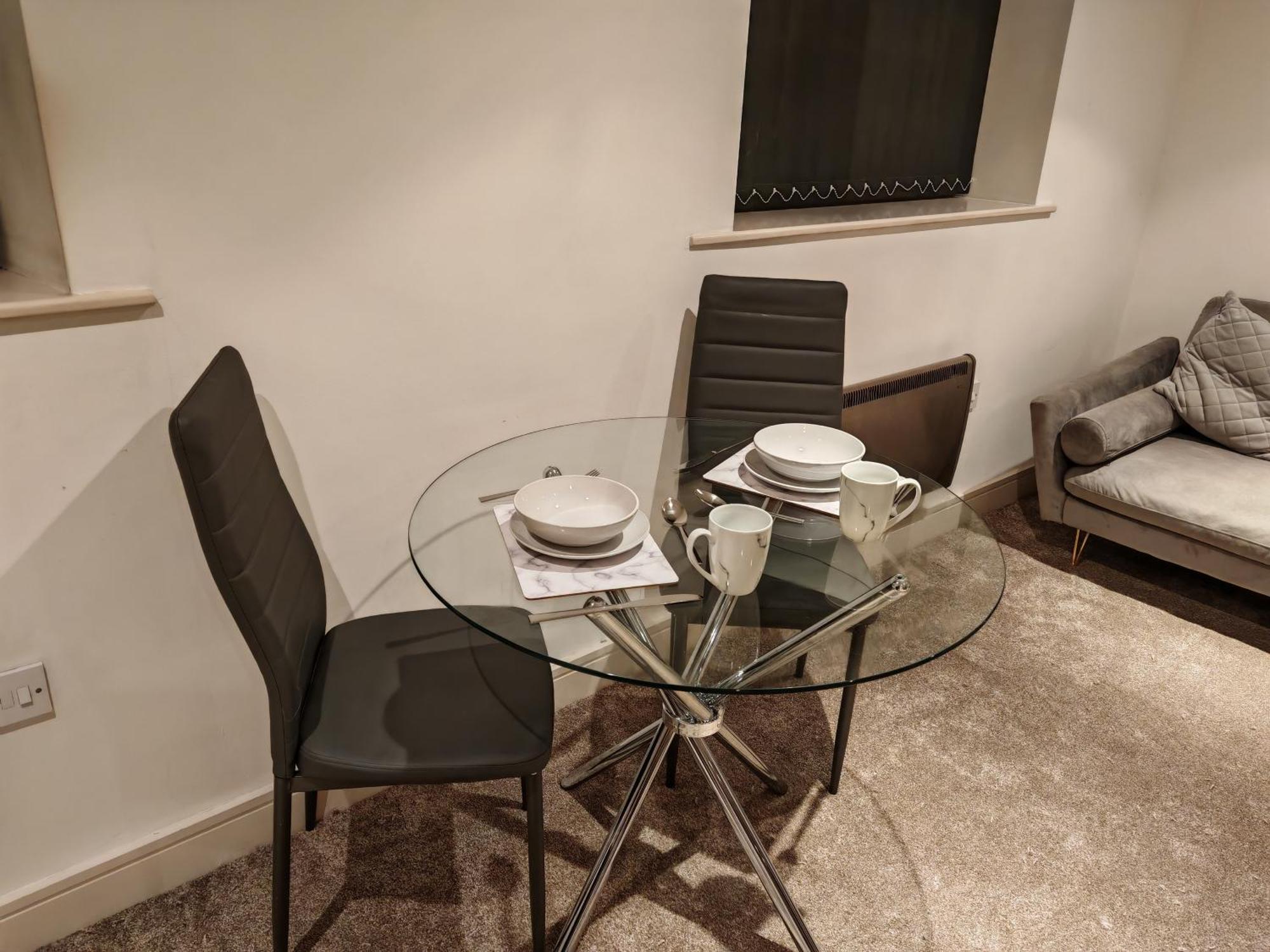 Lovely 1 Bedroom Apartment With Free Parking & Gym Kirkburton Екстер'єр фото