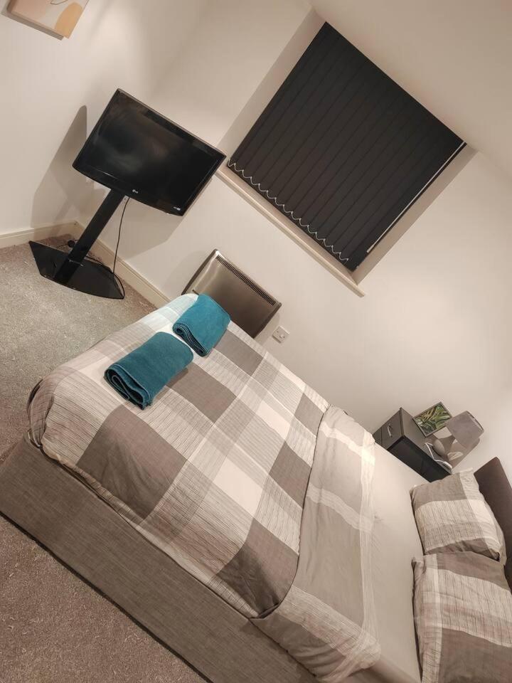 Lovely 1 Bedroom Apartment With Free Parking & Gym Kirkburton Екстер'єр фото