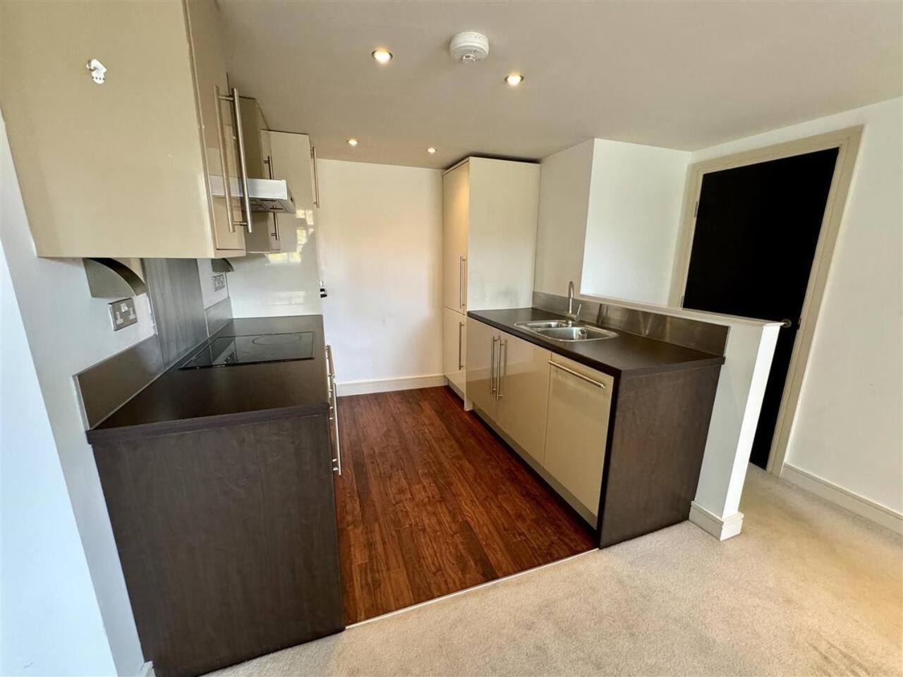 Lovely 1 Bedroom Apartment With Free Parking & Gym Kirkburton Екстер'єр фото