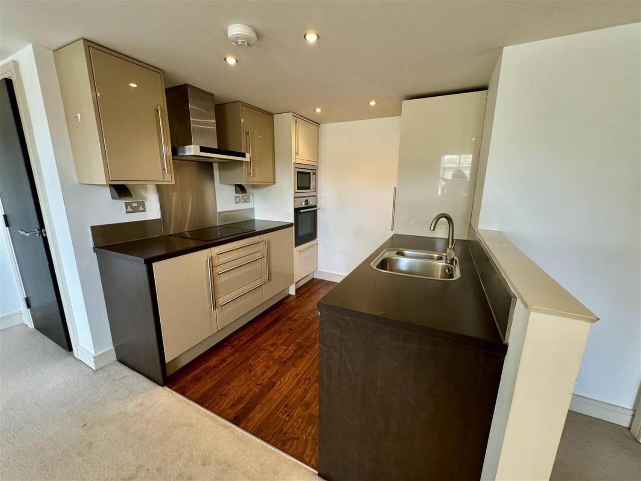 Lovely 1 Bedroom Apartment With Free Parking & Gym Kirkburton Екстер'єр фото